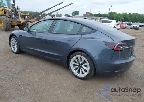 2022 Tesla Model 3 Rear-Wheel Drive z USA, uszkodzony, nr VIN 5YJ3E1EA1NF329580